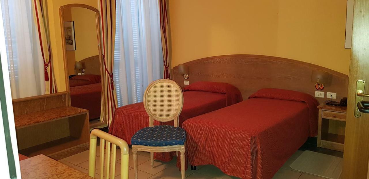 Hotel La Cupola 노바라 외부 사진